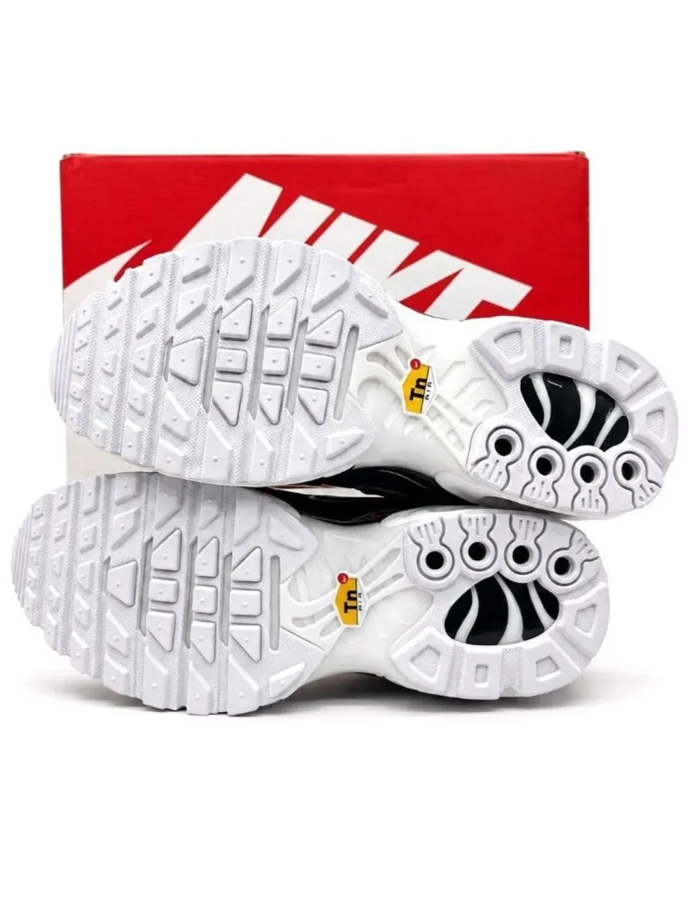 Nike Air Max Plus TN Black White Women’s 6.5 Running Shoes DM2362-001